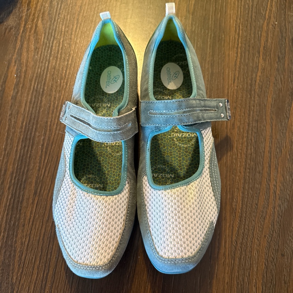 Aetrex Blue and White Athletic Shoes